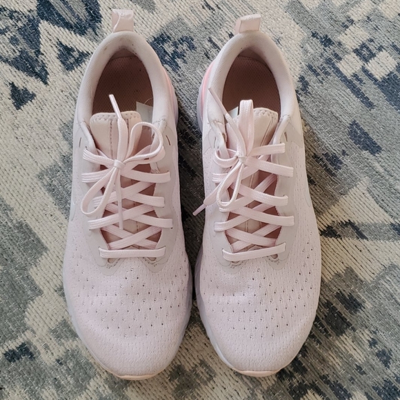 Nike odyssey react sneaker - Picture 2 of 5